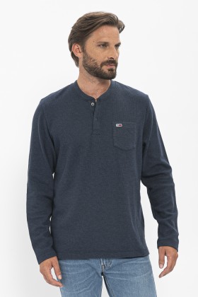 Pull gaufré bleu