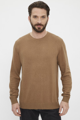 Pull maille col rond couleur camel homme